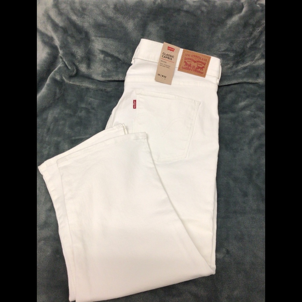 Levi’s Classic Capris